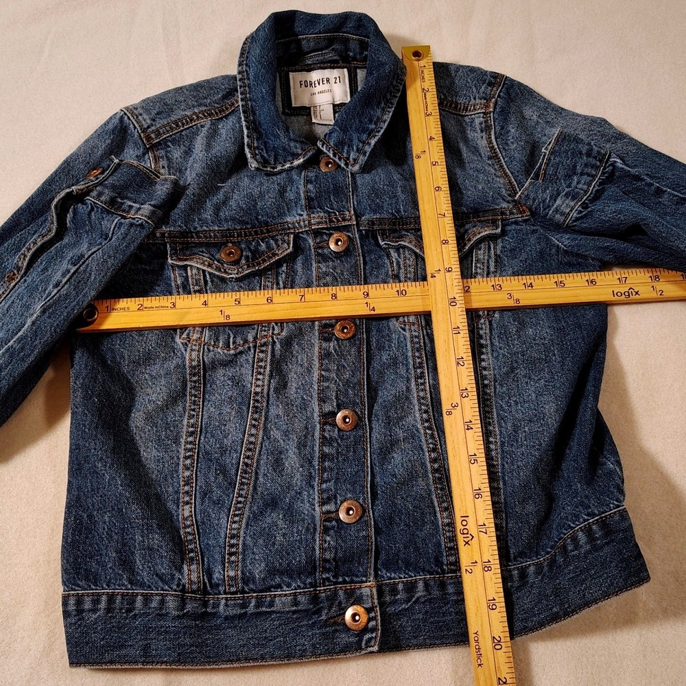 Forever 21 Denim Jacket Womens Small Blue Excellent Trucker Button Up Pockets